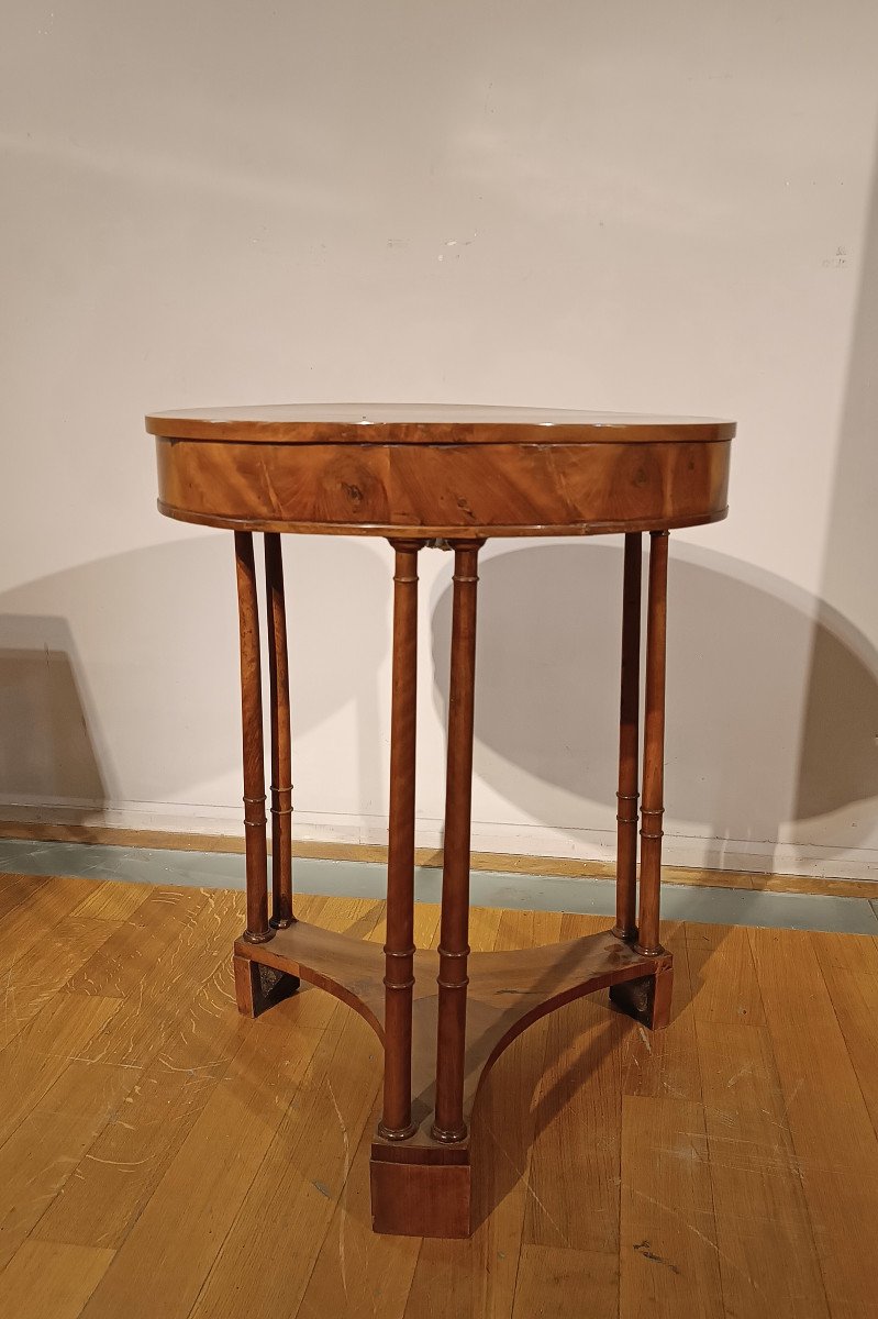 End Of The 18th Century Round Walnut Table-photo-4