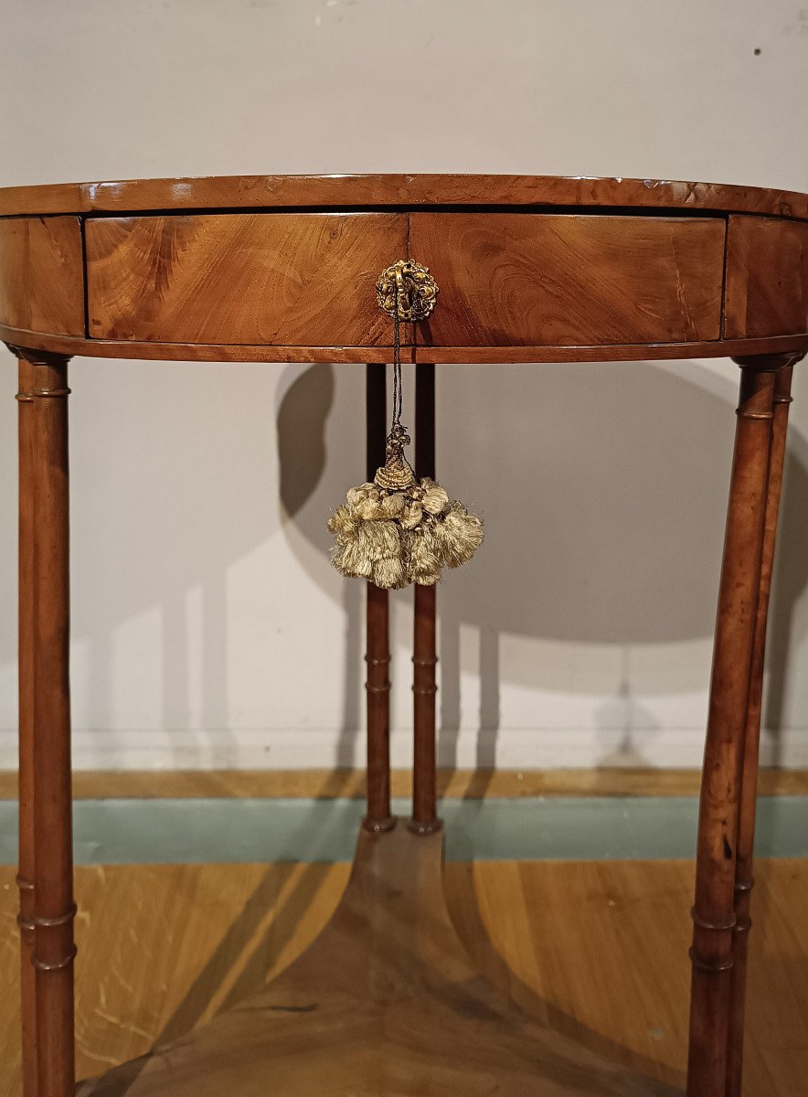 End Of The 18th Century Round Walnut Table-photo-3