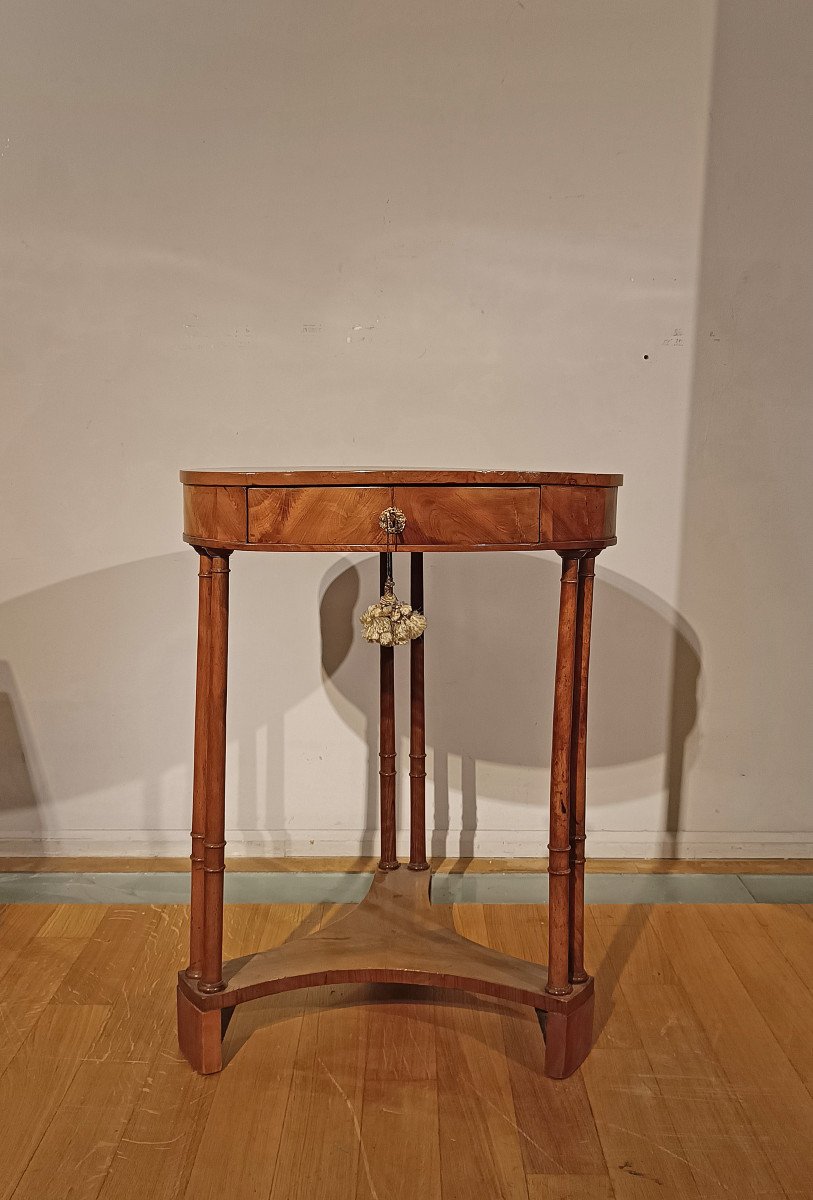 End Of The 18th Century Round Walnut Table-photo-7