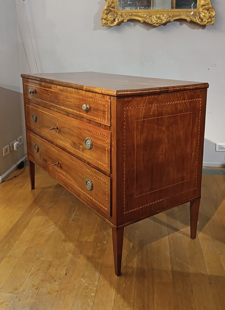 COMMODE NÉOCLASSIQUE EN NOYER ET MERISIER FIN DU 18ème SIÈCLE-photo-2