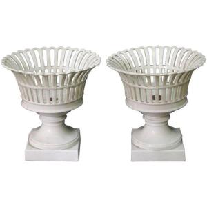 PAIRE DE COUPES À FRUITS EN PORCELAINE BLANCHE 19ème SIÈCLE