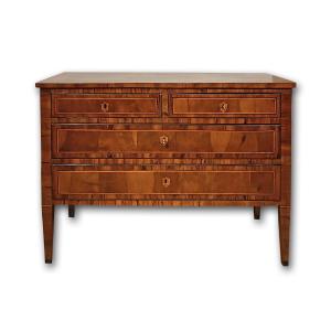 Late 18th Century Walnut Veneered Chest Of Drawers