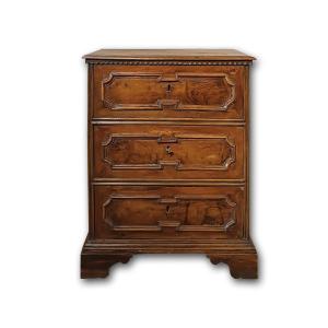 PETITE COMMODE LOUIS XIV EN NOYER FIN 17ème SIÈCLE