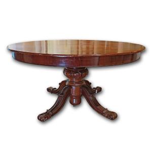 First Half Of The 19th Century Louis Philippe Oval Table In Walnut 