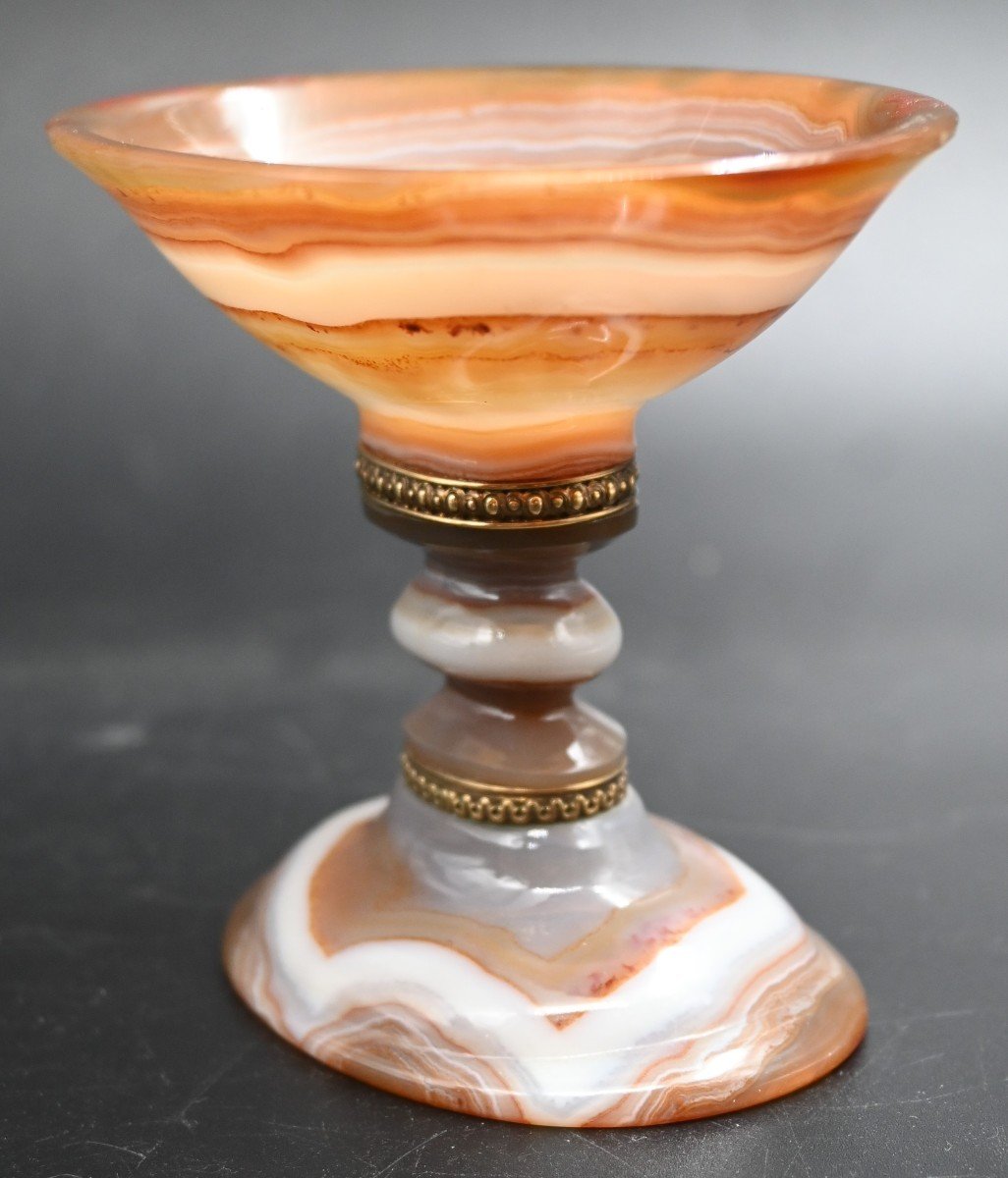 Cup On Foot In Cut Agate With Gold Mount-photo-4