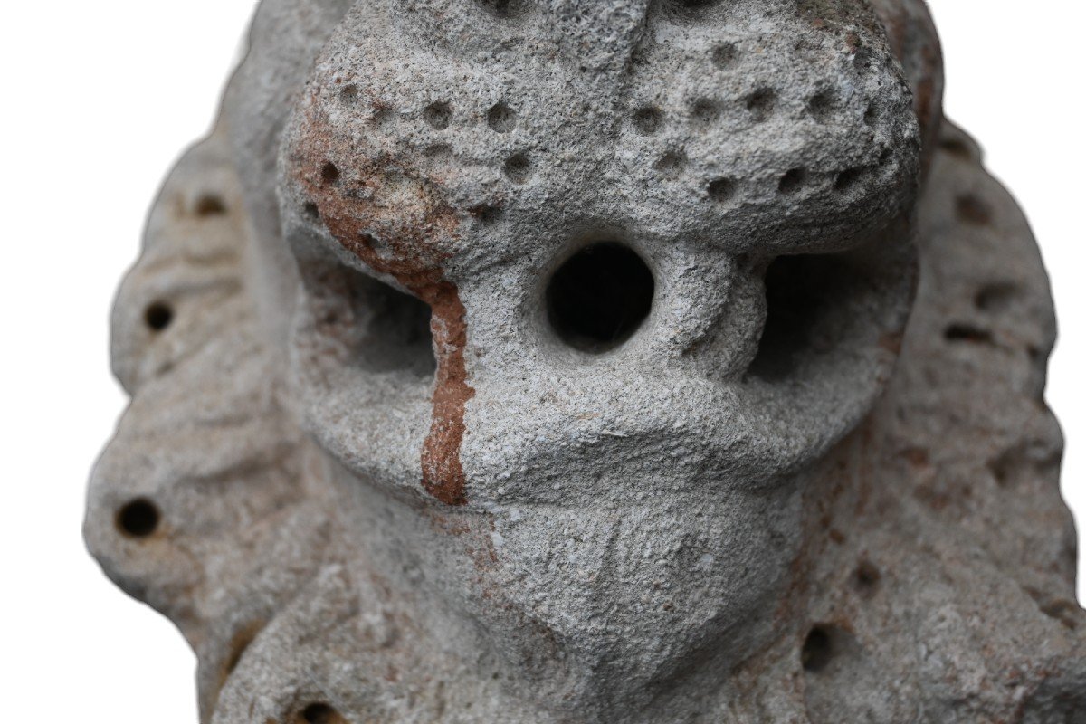 17th Century Stone Fountain Head-photo-3