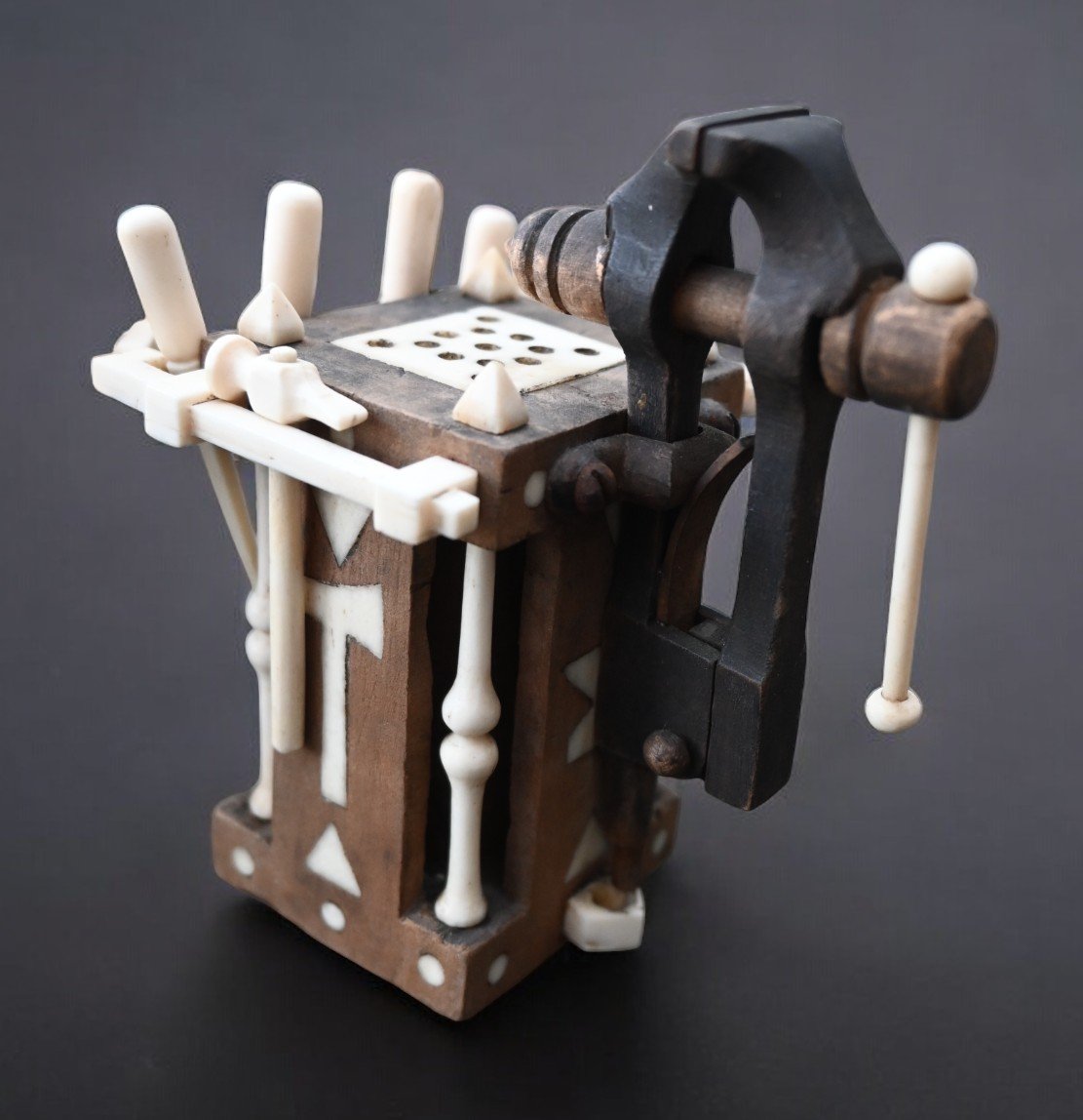 Pièce De Maîtrise, Atelier Miniature d'Une Forge, Chef D’œuvre De Compagnon-photo-2