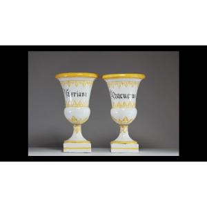 Paire De Vases Médicis En Céramique Italien, 18ème Siècle