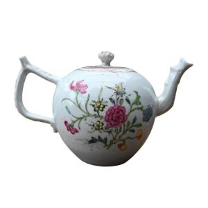 Théière En Porcelaine Chinoise Chine De Commande , Famille Rose, XVIIIe Siècle, Qianlong