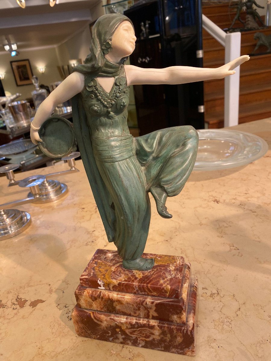 Art Deco Dancer In Bronze And Ivory Around 1920