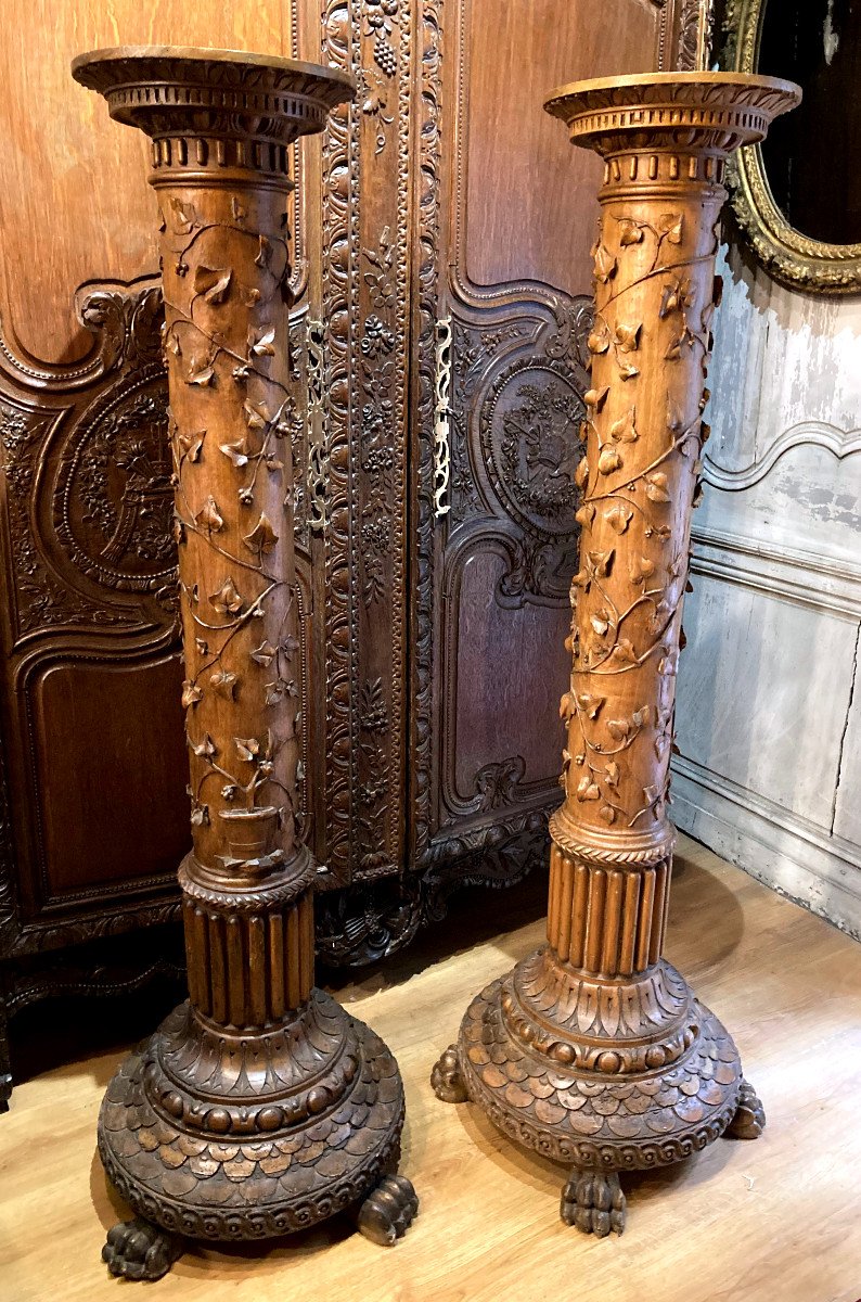 Important Pair Of Walnut Columns - Neoclassical Period