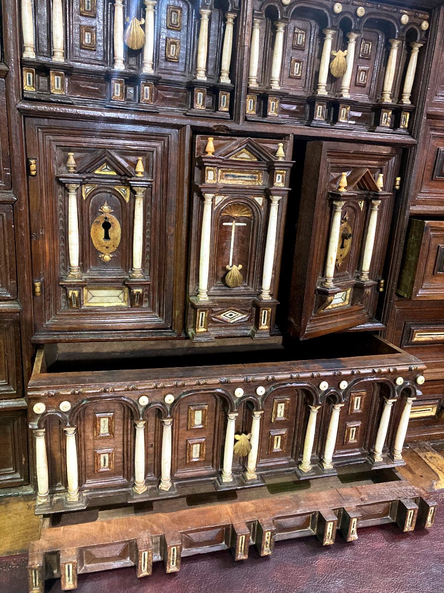 Cabinet Called "bargueno" In Walnut With Column Decoration - Spain 18th Century -photo-4