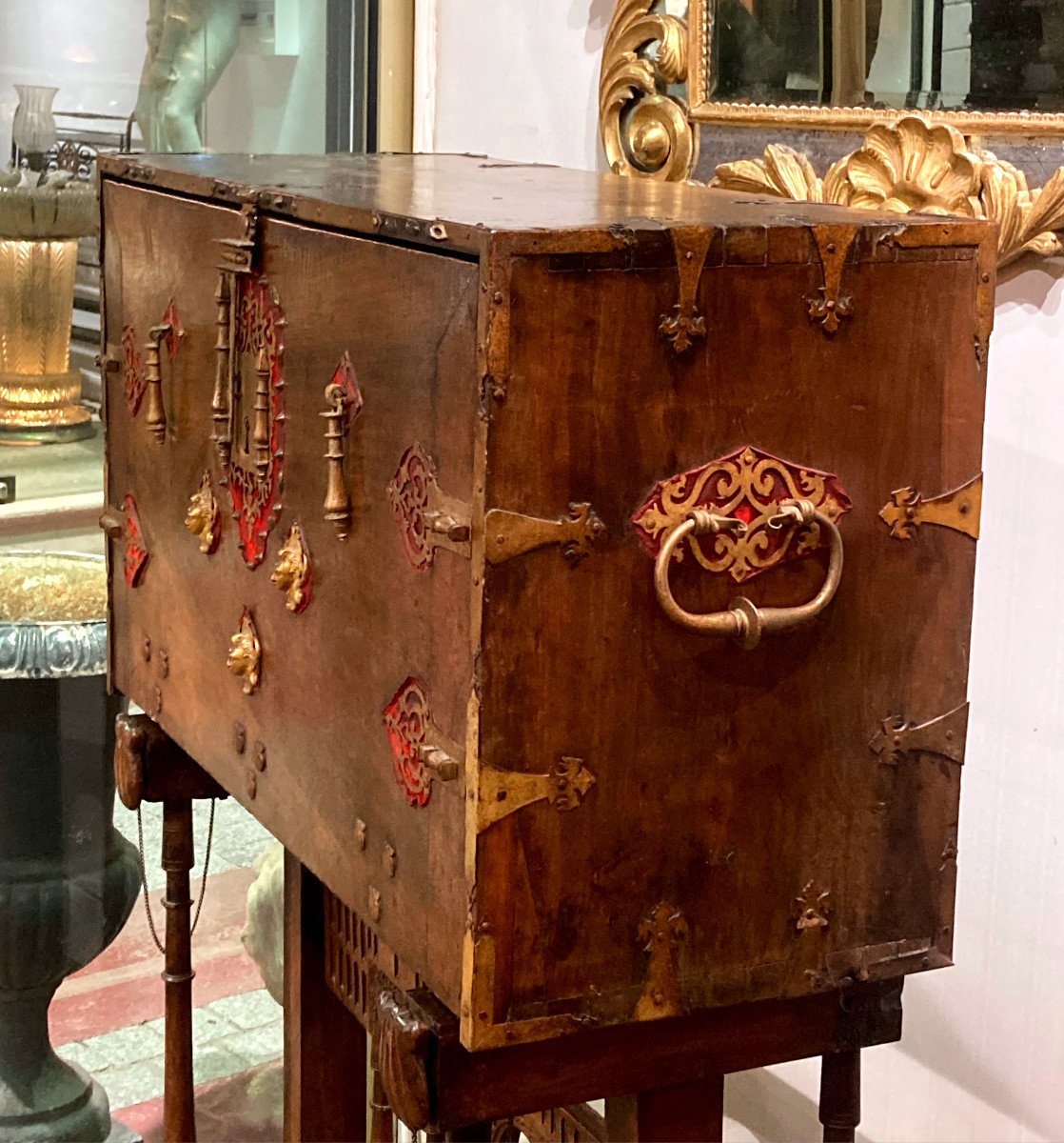 Cabinet Called "bargueno" In Walnut With Column Decoration - Spain 18th Century -photo-7