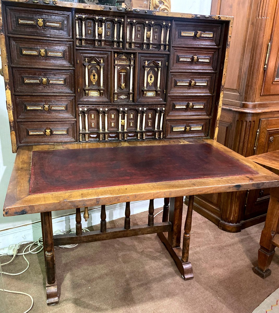 Cabinet Called "bargueno" In Walnut With Column Decoration - Spain 18th Century 