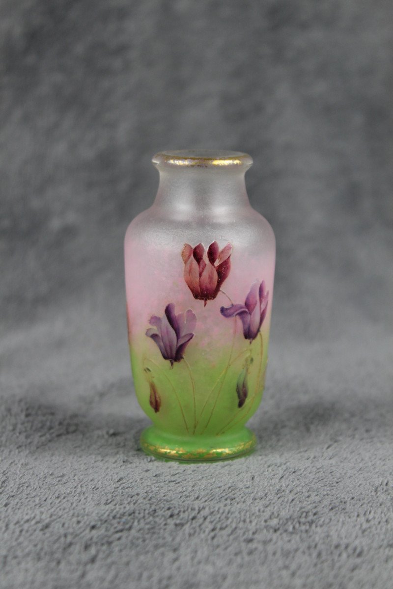 Vase Daum Nancy (cyclamens)