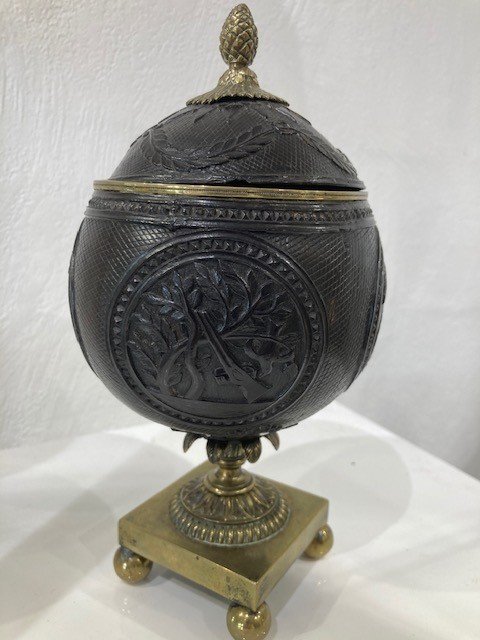 Coconut On A Bronze Foot With Its Lid With Masonic Cartridge - Circa 1820-photo-1