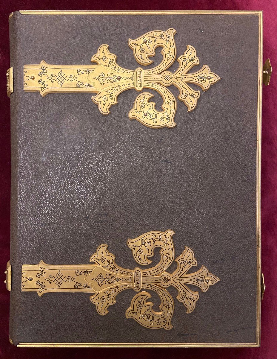 Album photo en cuir brun à ferrures dorées  - Circa 1870 - Etat Exceptionnel