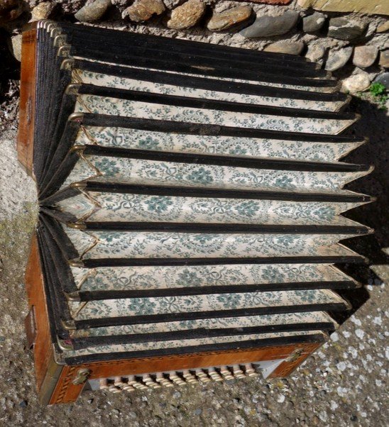 "chromatic Accordion" By François Dedenis Around 1900-photo-1