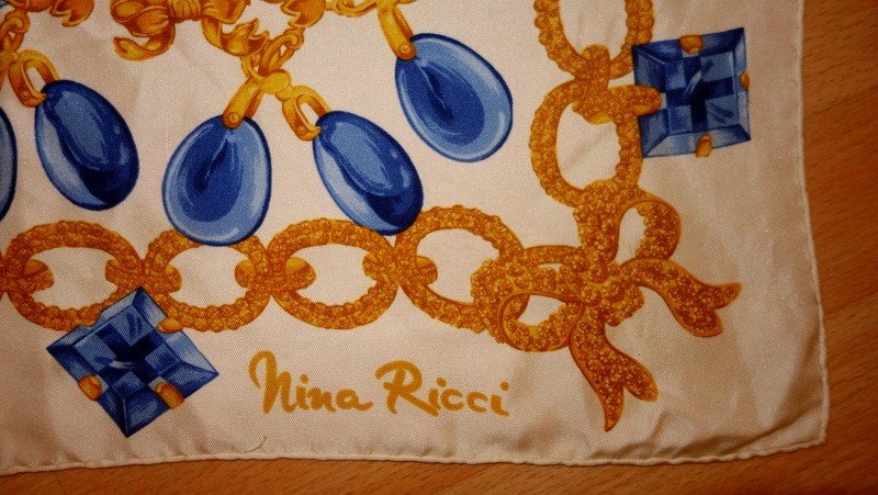 " FOULARD " Soie par NINA RICCI -photo-2