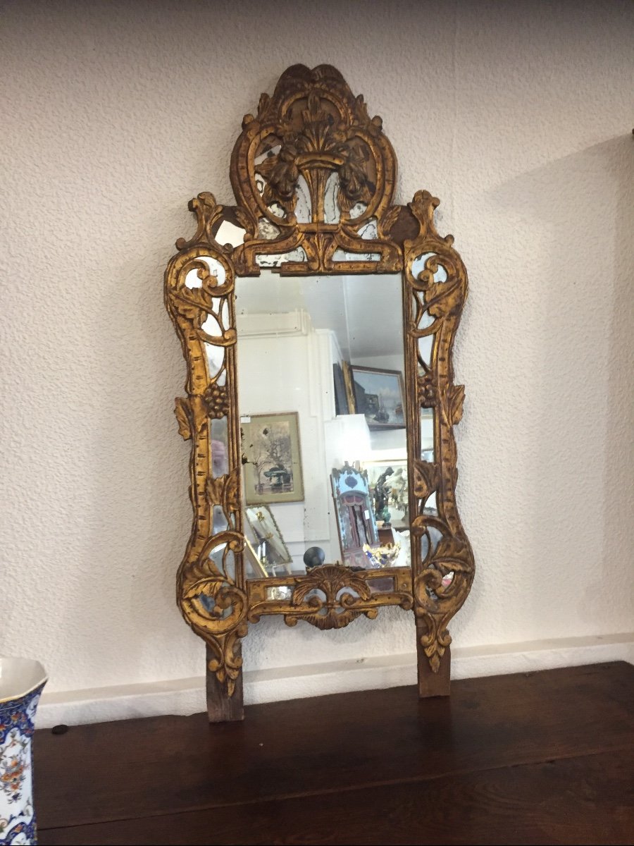 Mirror With Pediment And Glazing Beads In Gilded And Carved Wood, Louis XV Period, 18th Century  