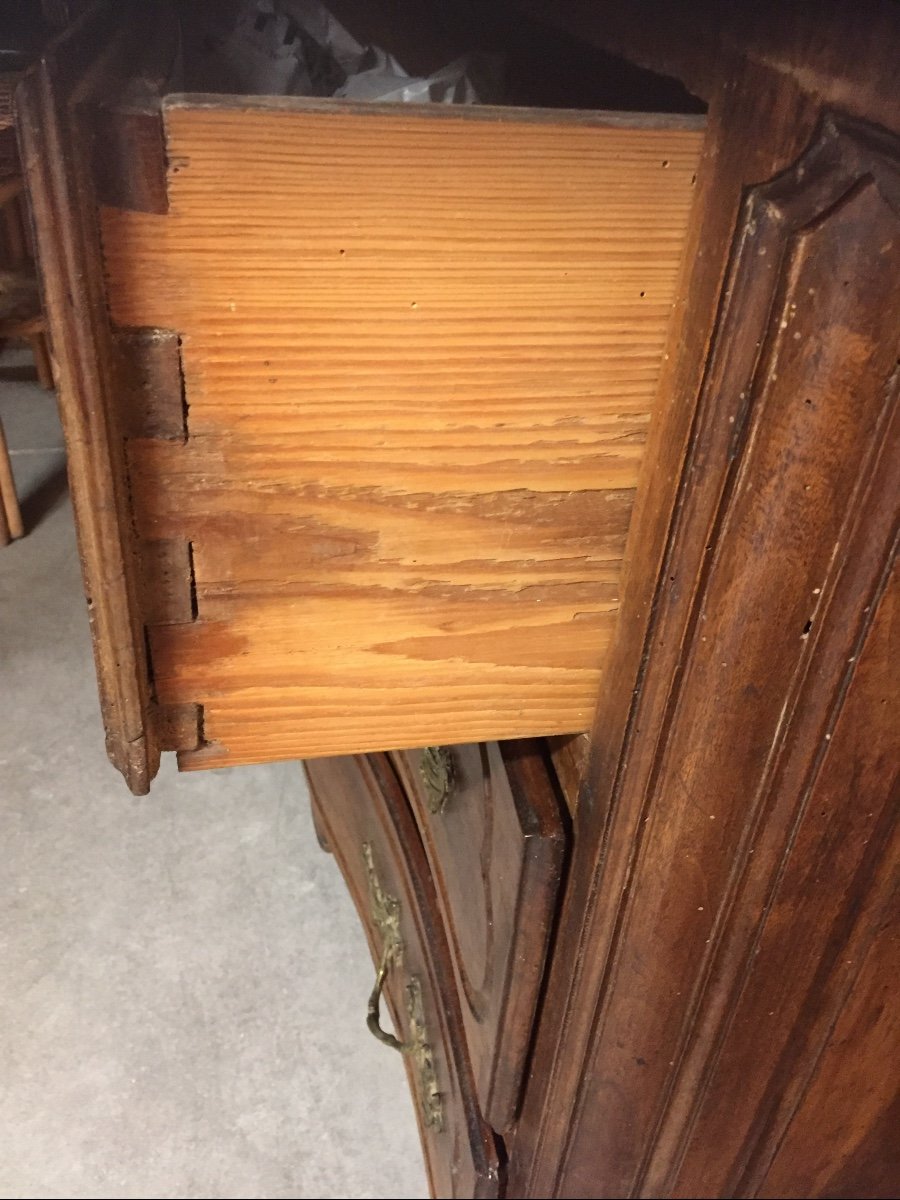 Curved Chest Of Drawers In Carved Walnut Louis XV 18th Century -photo-3