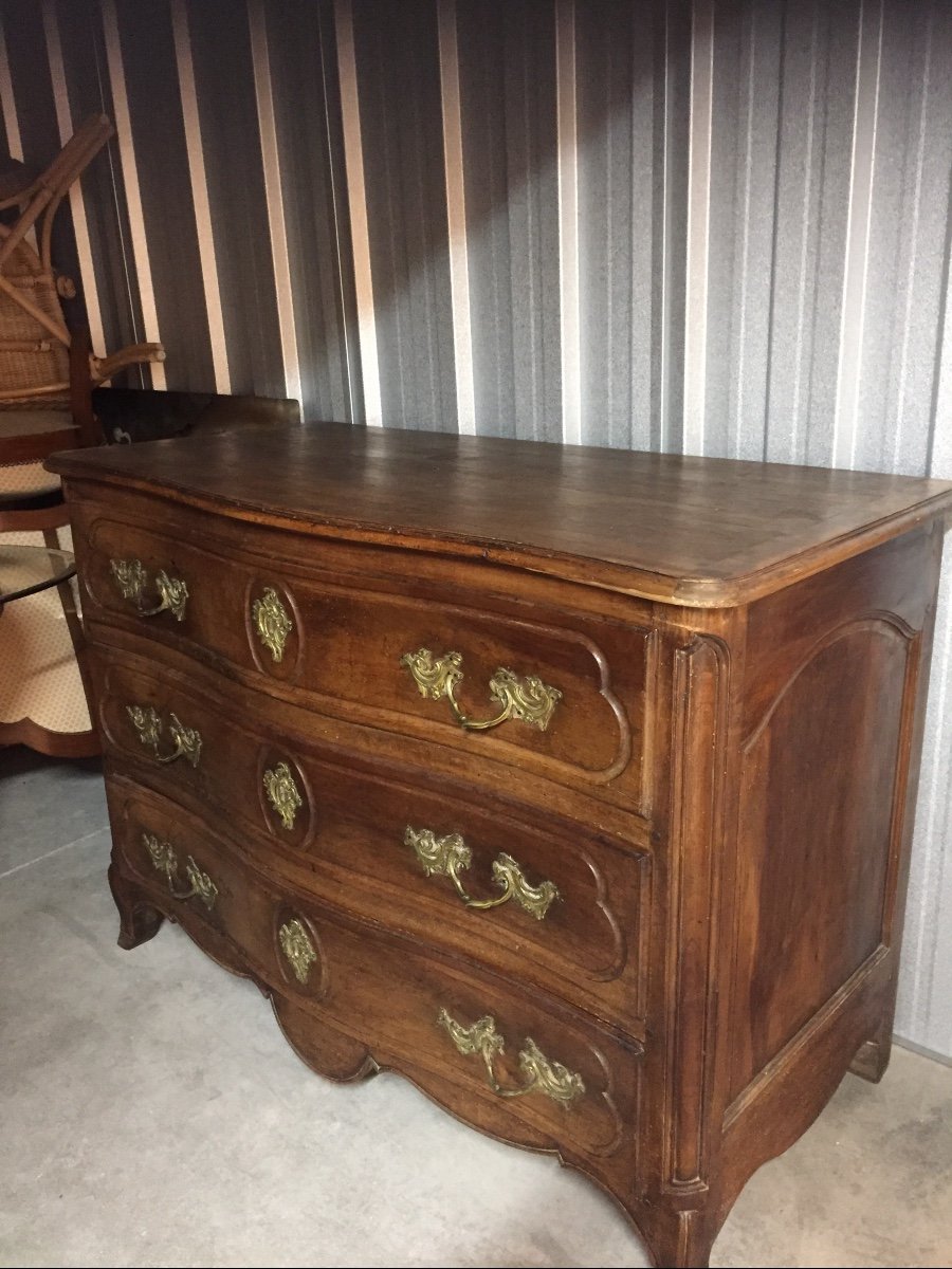 Curved Chest Of Drawers In Carved Walnut Louis XV 18th Century 