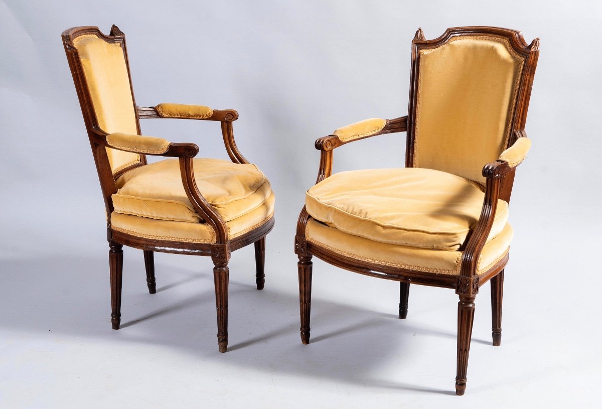 Paire De Fauteuils En Noyer époque Louis XVI -photo-2