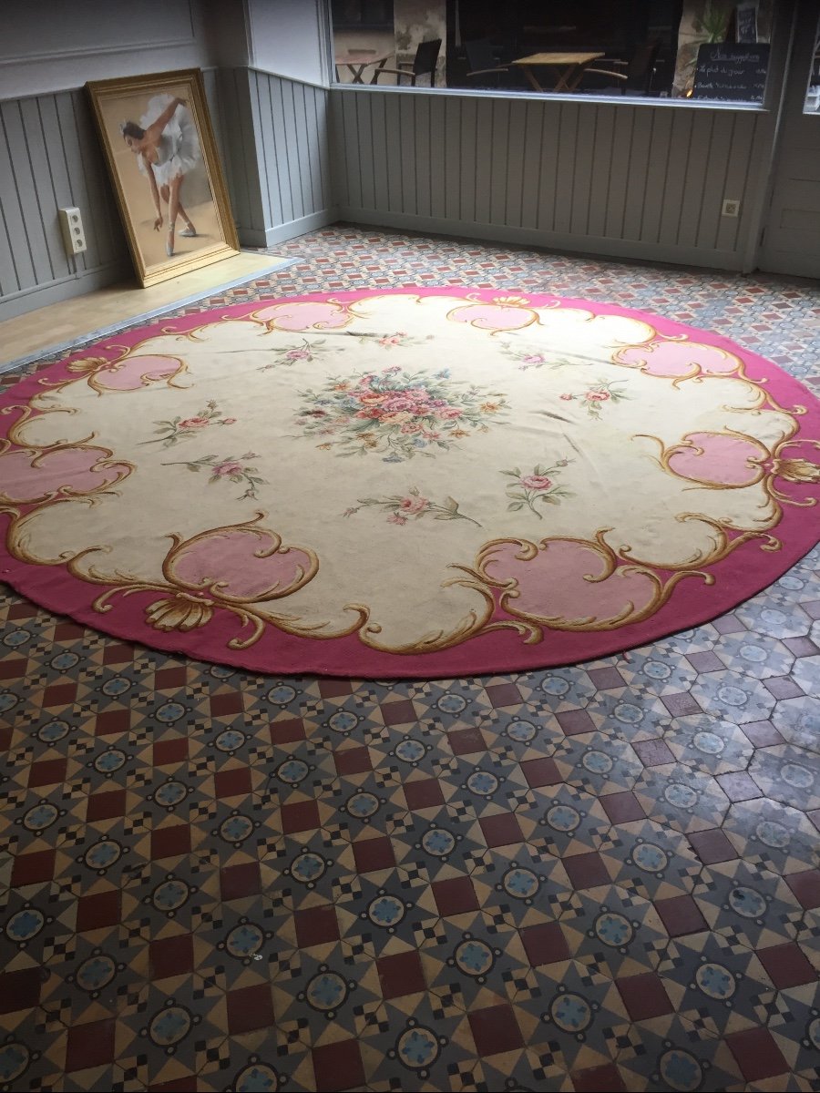 Grand Tapis Rond D’aubusson 19 éme Siècle 