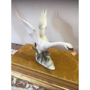 Swan Porcelain Figurine Manufacture M. H. Friitz - Roséth
