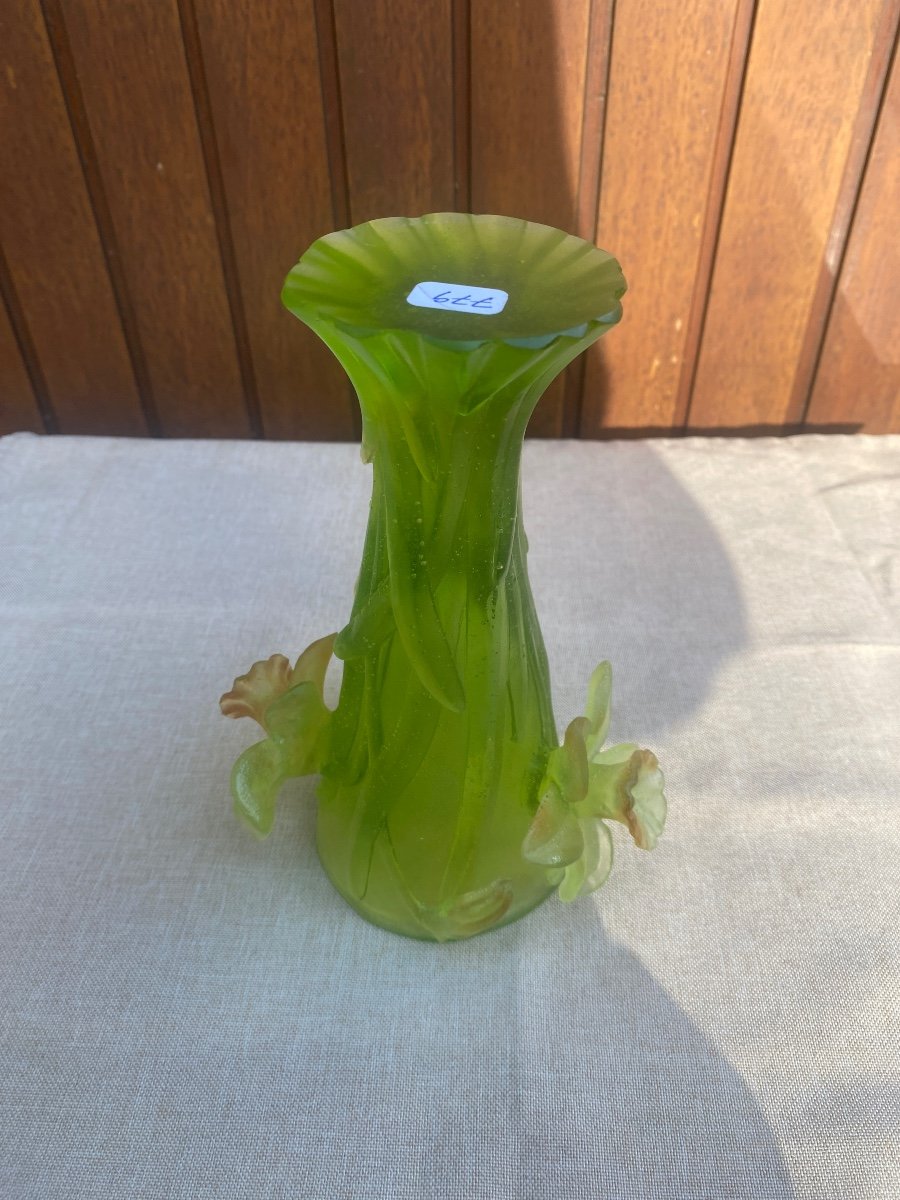 Very Beautiful Vase Signed Daum France Green With Subtle Orange Tint-photo-2