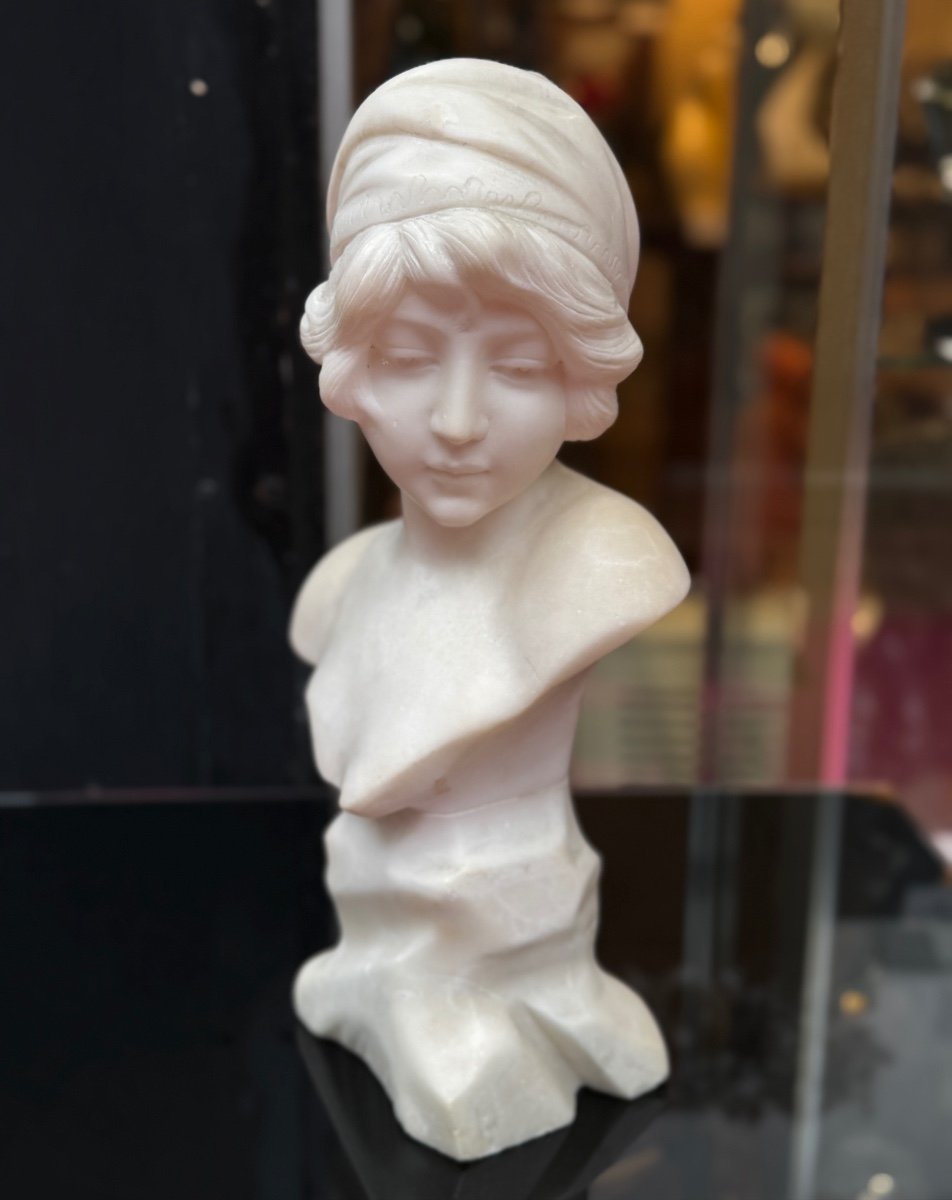 Buste De Jeune Fille En Marbre Blanc Art Nouveau 1900