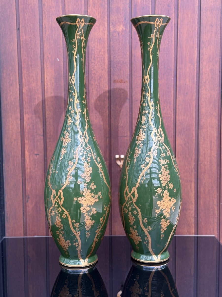 Paire De Vases 56cm De Hauteur Ibis Vert Style Louis XVI De Tours 1900