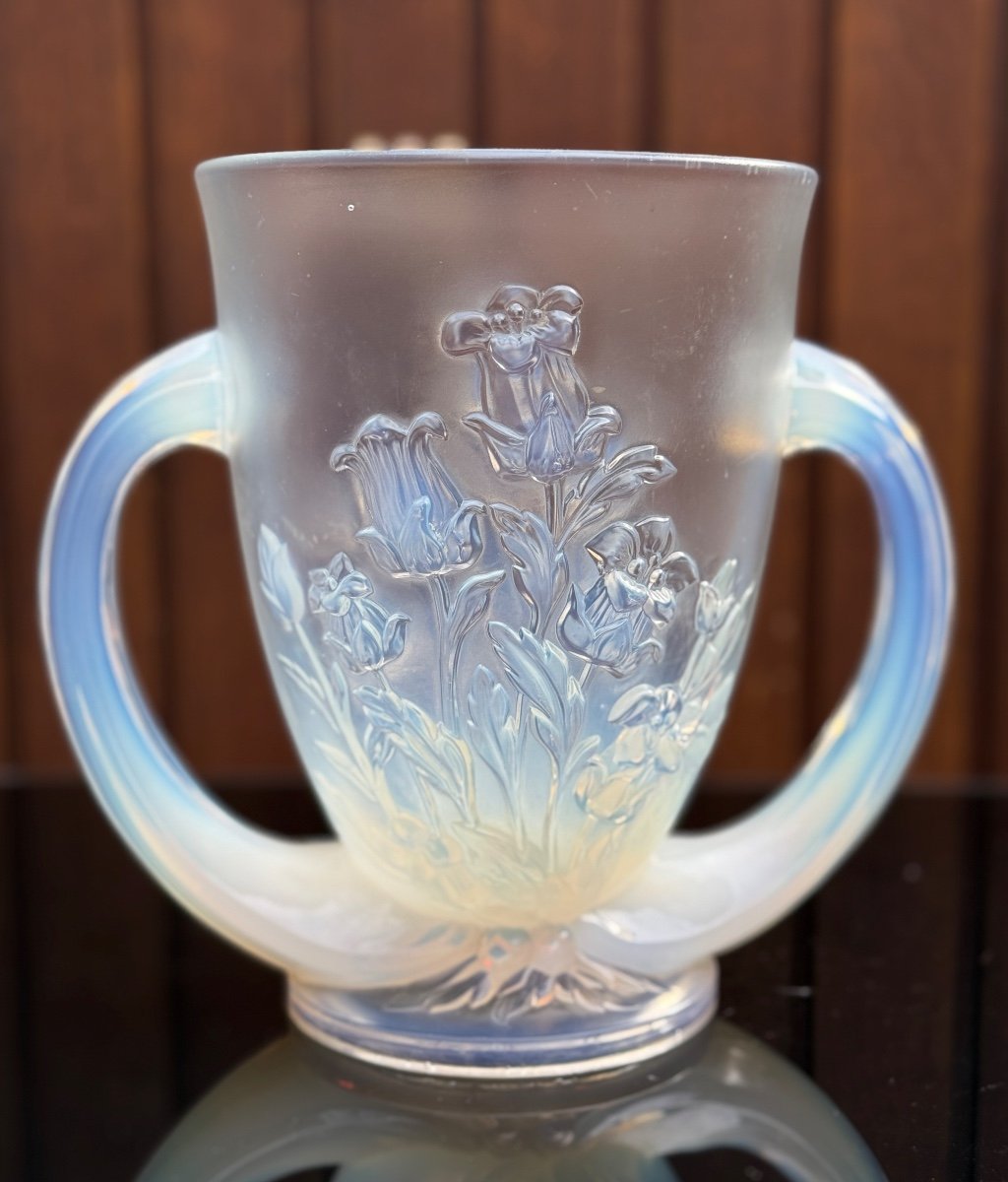 Opalescent Vase De Verlys Art Deco 1930