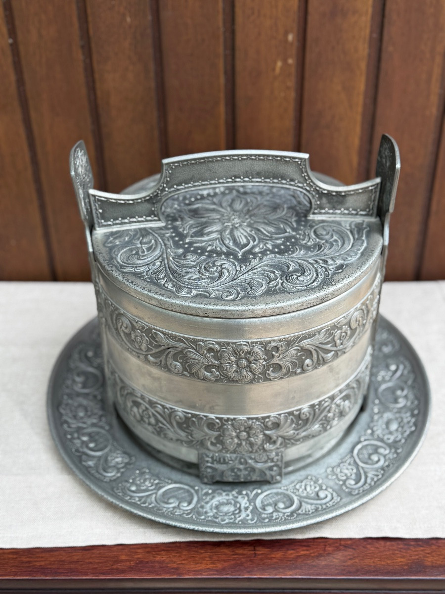 Pot En étain Avec Grande Soucoupe Signé Eik Norway Herdet Tinn 1970 décor de style viking-photo-2