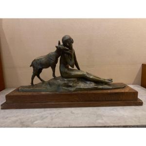 Sculpture  bronze de Femme Et Cerf signé  De Pierre Alexander Molton Cachet Medaille d'Honneur