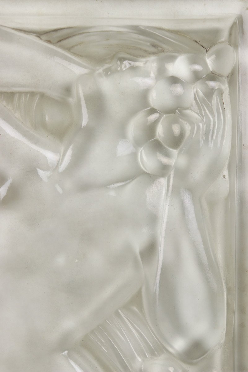 Figurine And Grapes, Head Raised By René Lalique-photo-3
