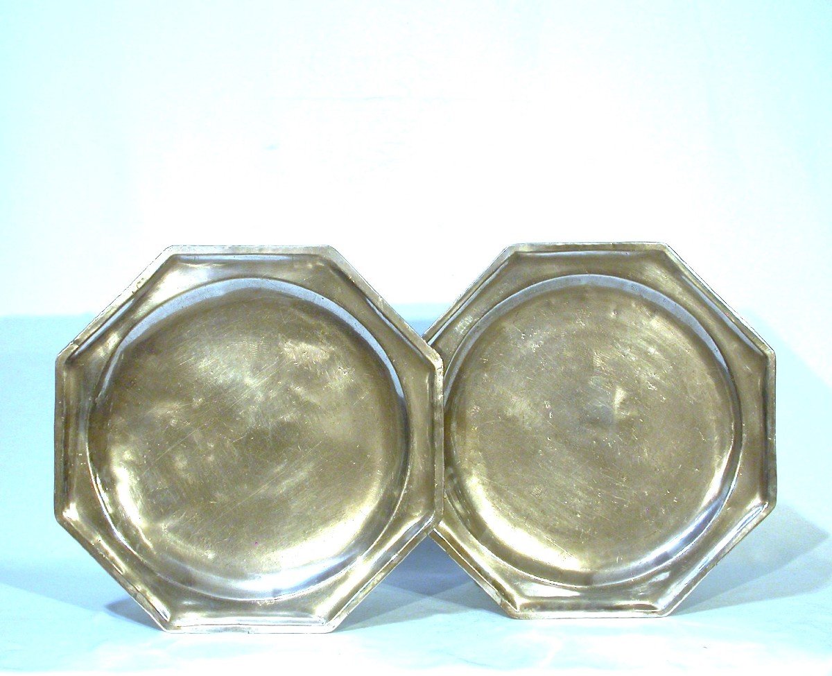 Rare Pair Of Pewter Dishes - Yverdon (switzerland), 18th Century.