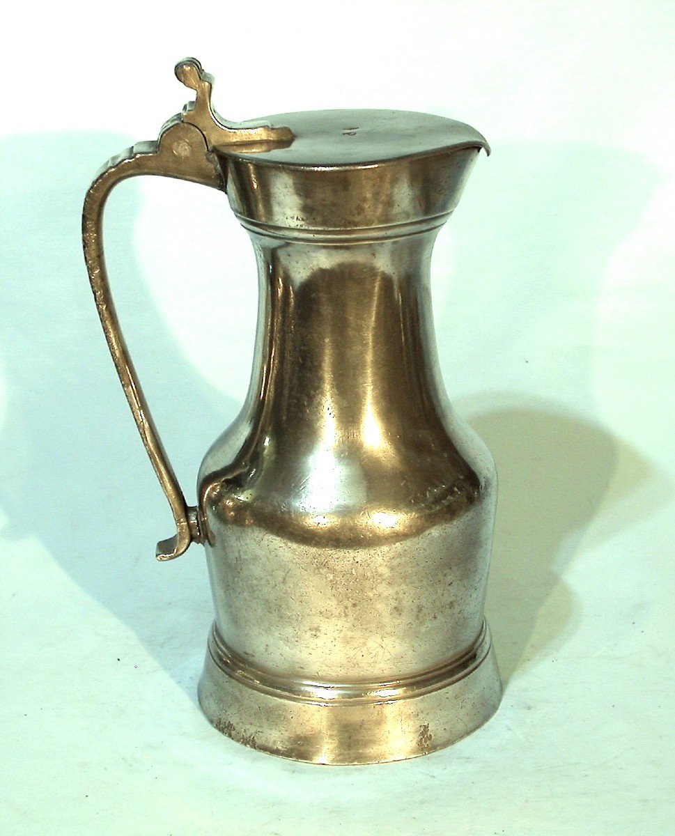 Very Beautiful Pewter Wine Pitcher - Etampes, 18th Century