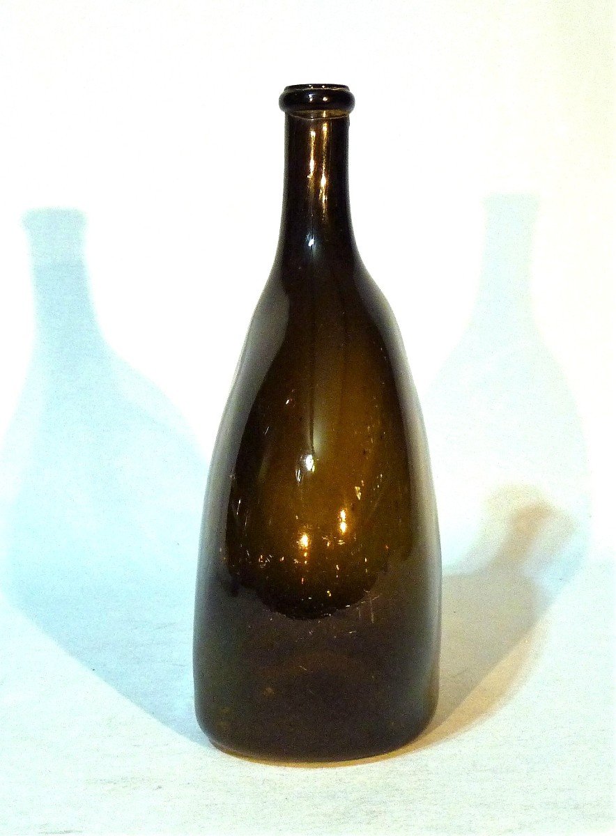 Glass Bottle - Provence, 18th Century-photo-1