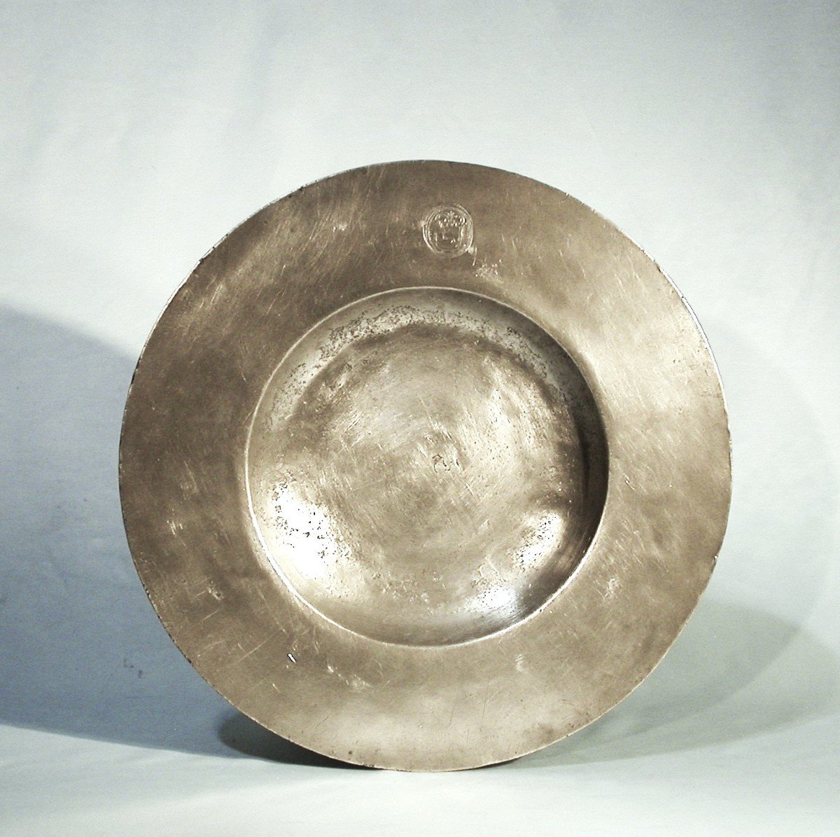 Large "cardinal" Pewter Dish  - Angers, Mid-17th Century-photo-2