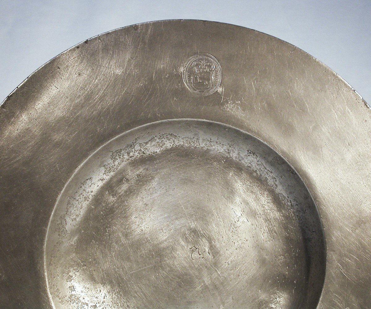 Large "cardinal" Pewter Dish  - Angers, Mid-17th Century-photo-3