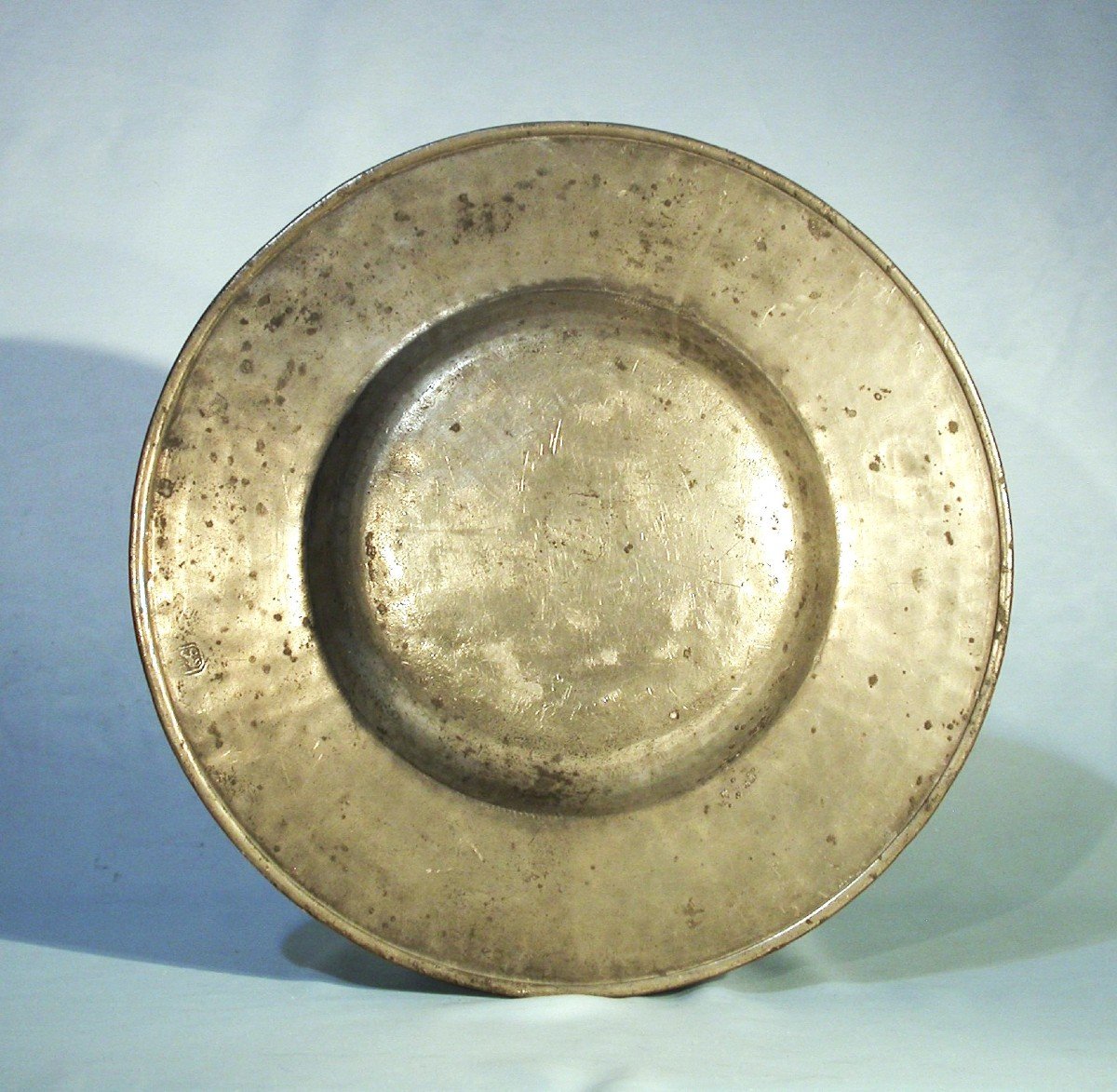 Large "cardinal" Pewter Dish  - Angers, Mid-17th Century-photo-2