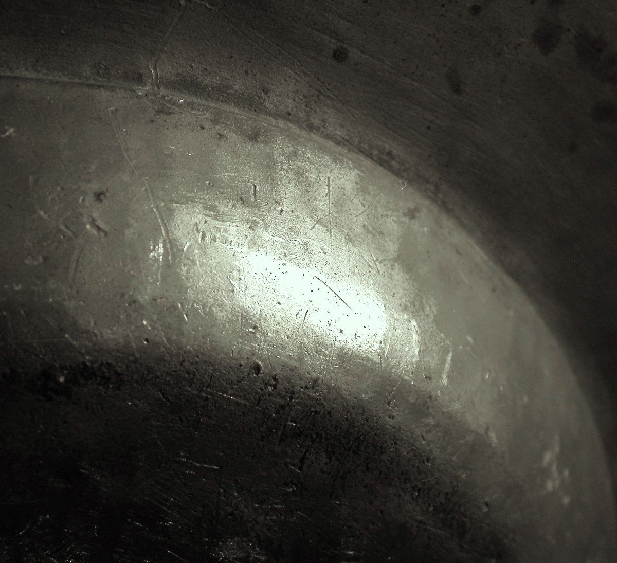 Large "cardinal" Pewter Dish  - Angers, Mid-17th Century-photo-4