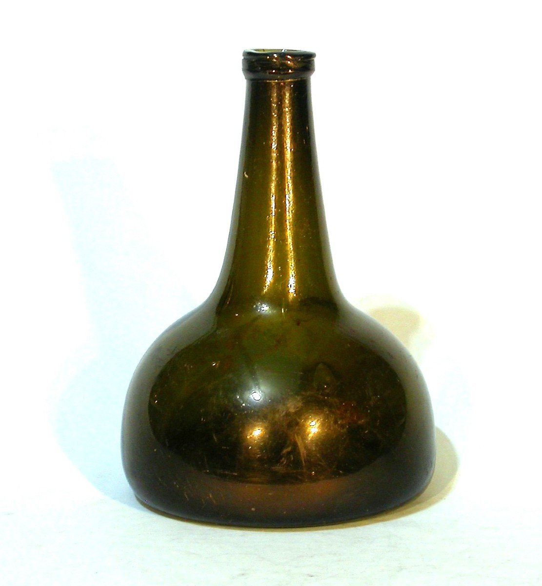 BOUTEILLE EN VERRE DITE "SABOT DE CHEVAL" - CIRCA 1700-photo-2