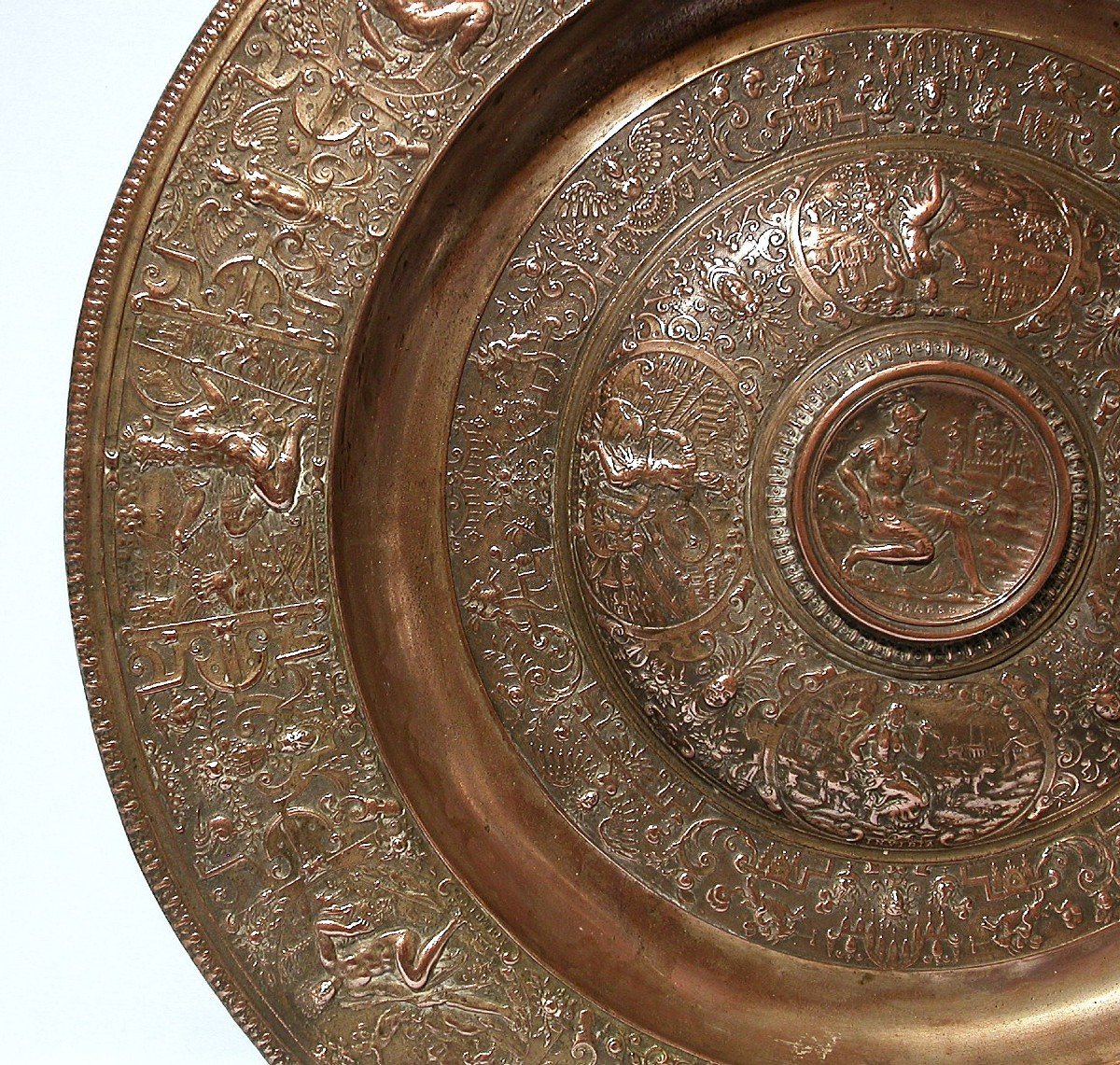 Large Basin Of "mars" In Copper, XIX Th C-photo-3