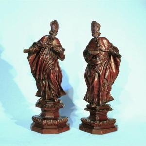 Two Bishops In Carved Wood - 17th Century