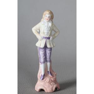 Jeune homme, Porcelaine ancienne, hauteur : 10,5 cm