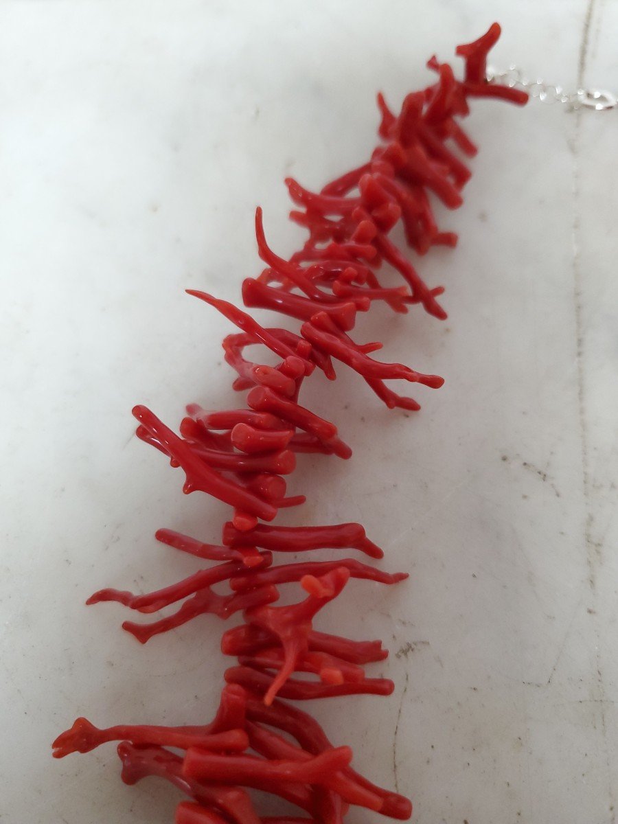 Jewelry - Dark Blood Red Coral And Fringed Necklace.-photo-1