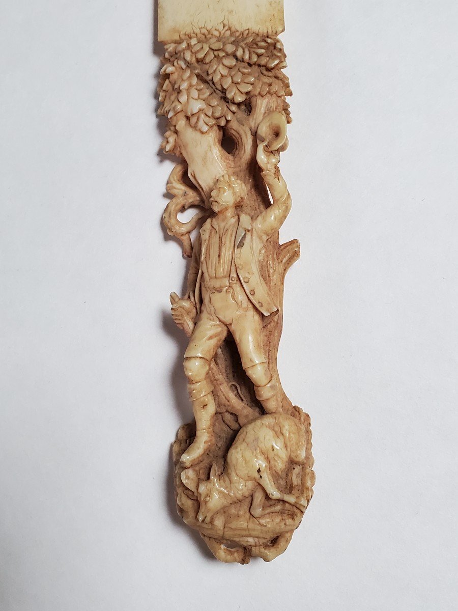 Sculpture, Hunting, Carved Bone Paper Cutter - 19th Century-photo-3