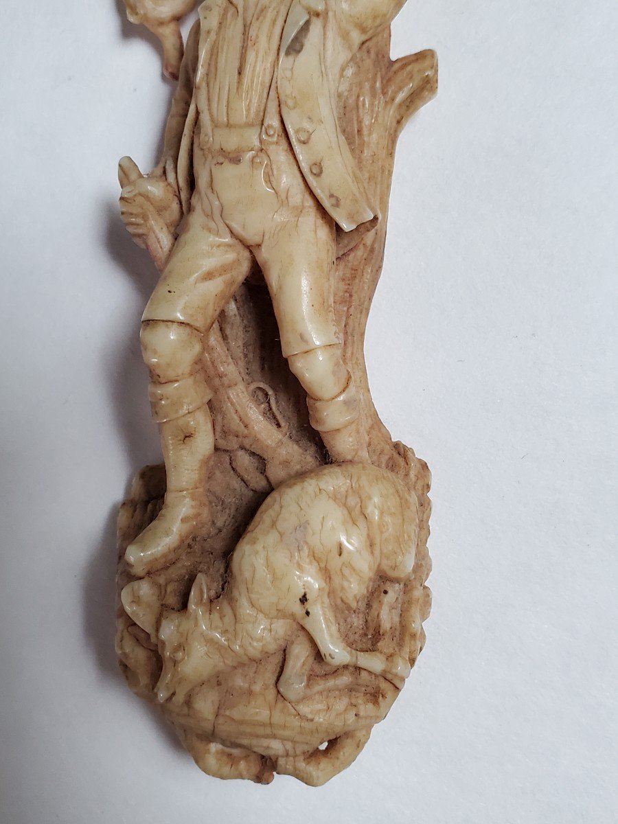 Sculpture, Hunting, Carved Bone Paper Cutter - 19th Century-photo-1